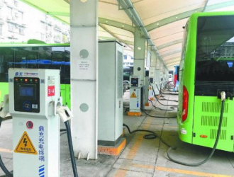 南充建成近2000根充电桩为绿色出行“充能”