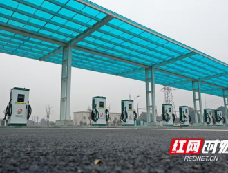 湖南首座社会投资大规模专车充电站接入车联网平台
