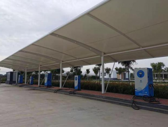 加快充电桩建设，缓解新能源汽车“里程焦虑”