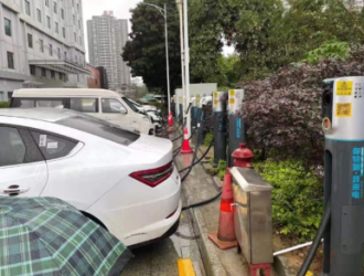 适度超前建设充电基础设施