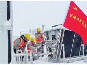 湖北宜昌百里荒风电场：抗暴雪 保安全