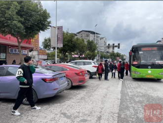 公交车电不足，乘客被迫中途转车 达州大竹：规划加设充电桩
