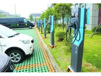 充电桩建设提速 为绿色出行“加油”