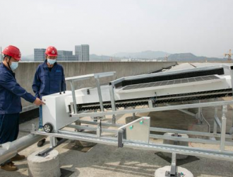 这样的智能机器人你见过吗？专门用来清洁光伏电板