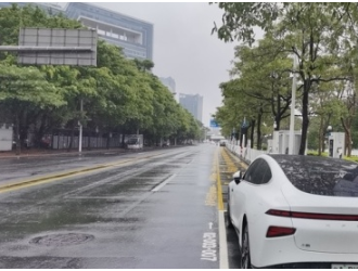 凤浦中路路边充电站对外开放运营，有10根充电桩
