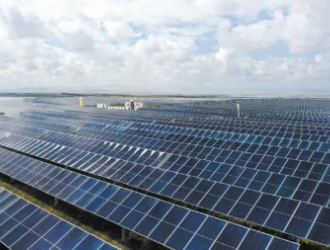 青豫直流二期外送通道共和900MW光伏项目开工