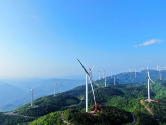 中国安能二局重庆四眼坪风电改扩建项目风机吊装圆满完成