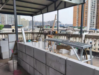 业主顶楼建光伏设施，规划部门认定违建已拆除